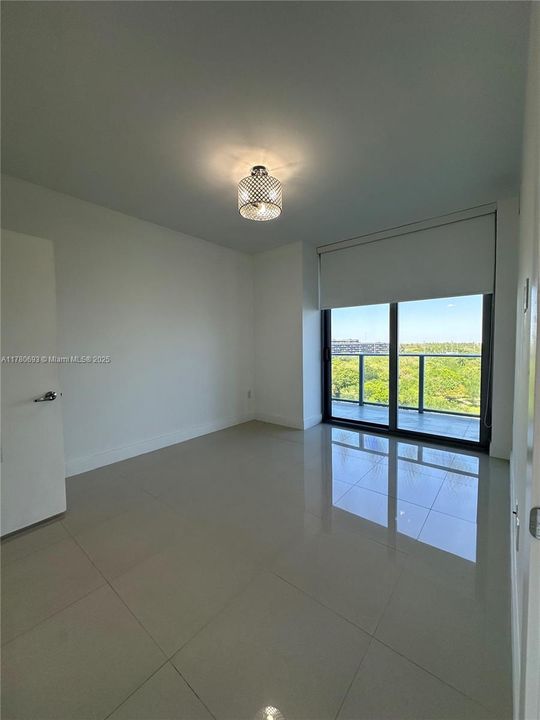 For Sale: $589,000 (2 beds, 2 baths, 1122 Square Feet)