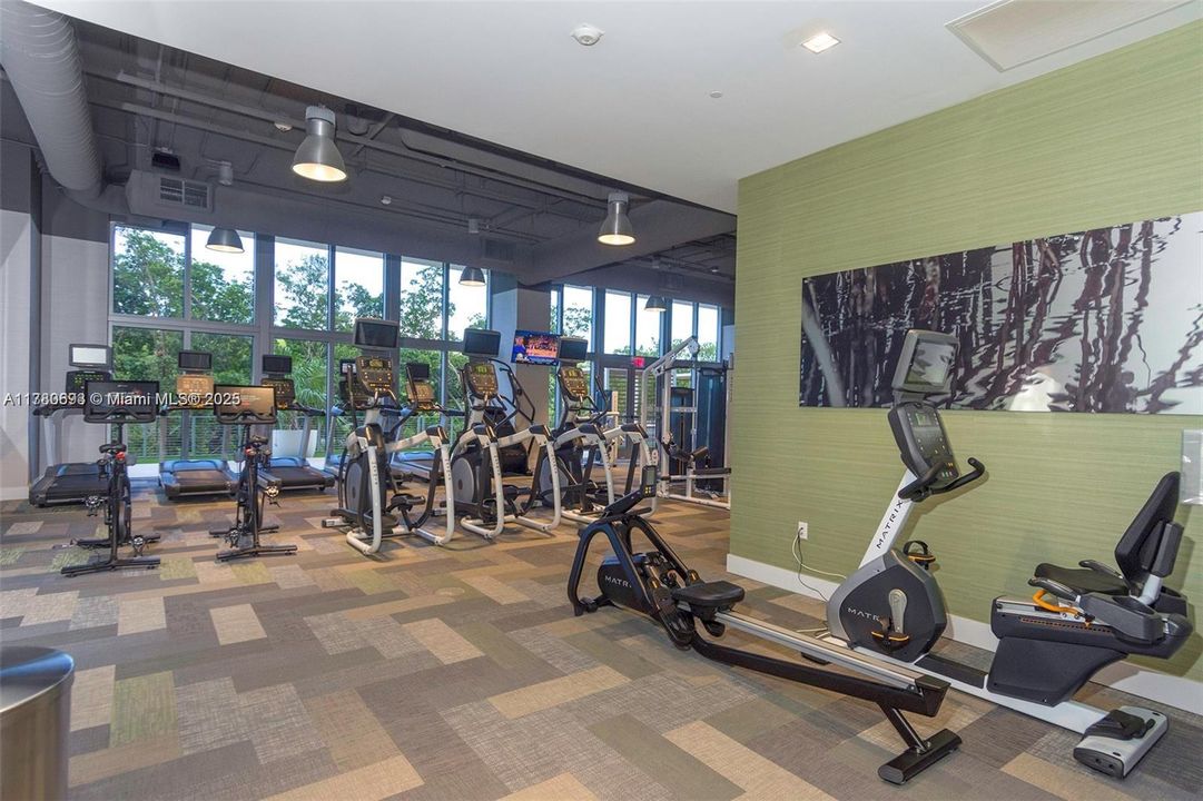 For Sale: $589,000 (2 beds, 2 baths, 1122 Square Feet)