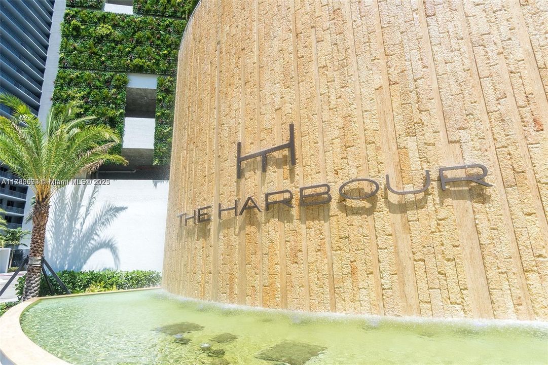 For Sale: $589,000 (2 beds, 2 baths, 1122 Square Feet)