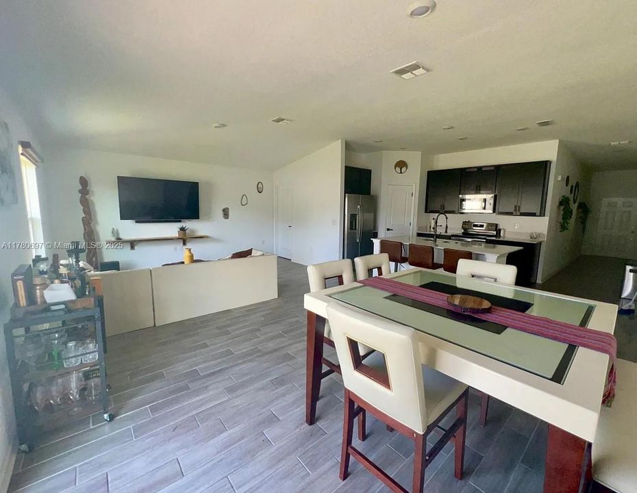 Недавно арендовано: $2,200 (3 спален, 2 ванн, 0 Квадратных фут)