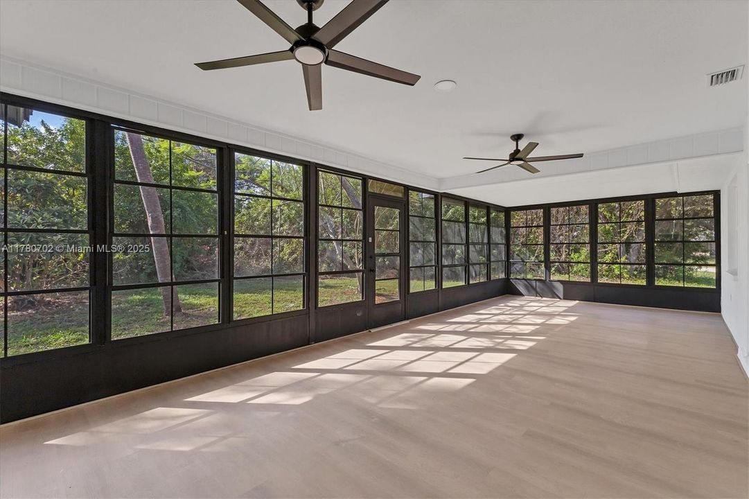 Recently Sold: $269,900 (3 beds, 2 baths, 1401 Square Feet)