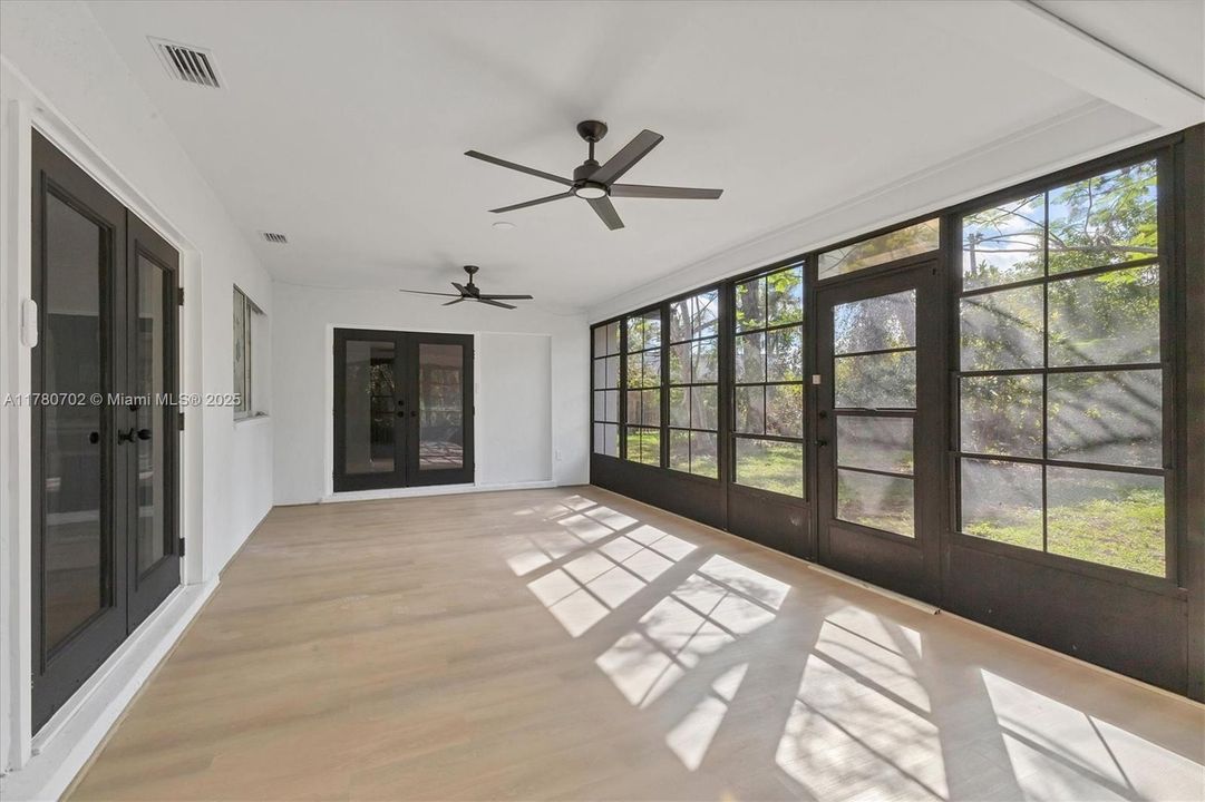 Recently Sold: $269,900 (3 beds, 2 baths, 1401 Square Feet)