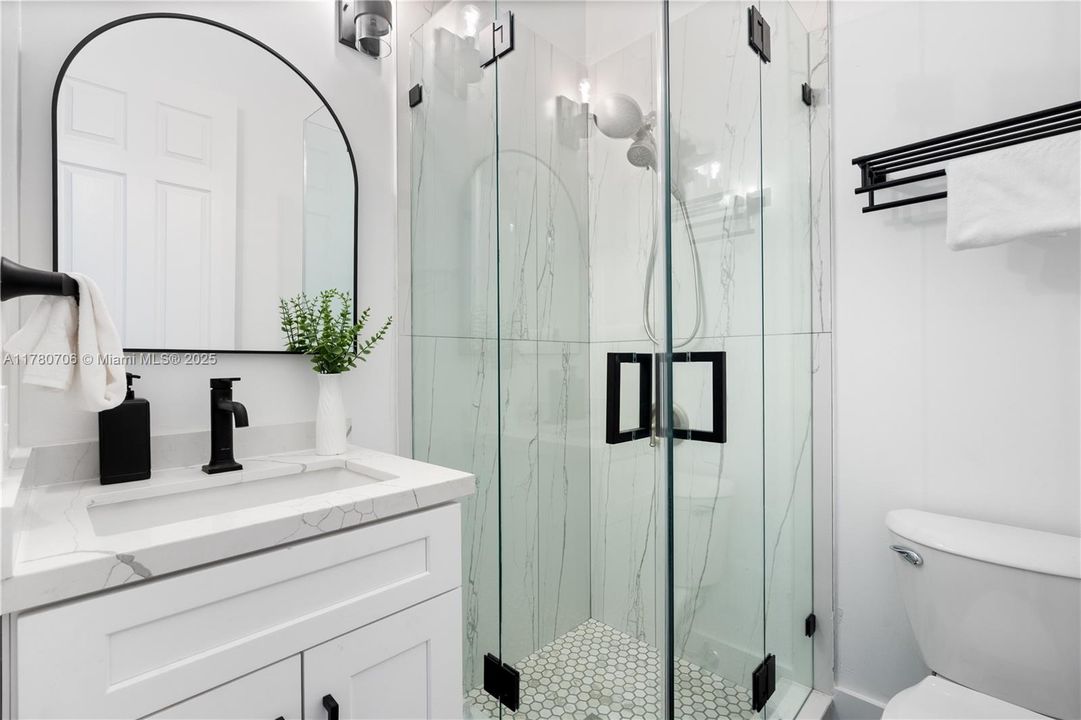 Недавно продано: $1,799,999 (5 спален, 3 ванн, 3339 Квадратных фут)