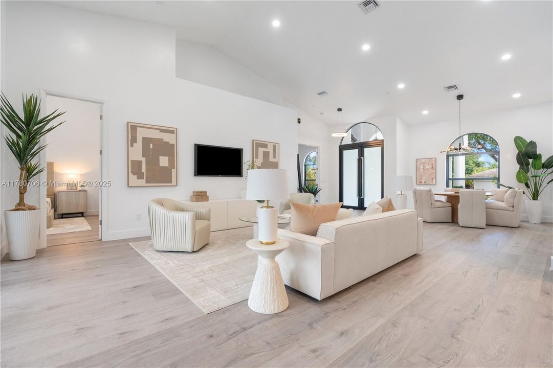 Недавно продано: $1,799,999 (5 спален, 3 ванн, 3339 Квадратных фут)