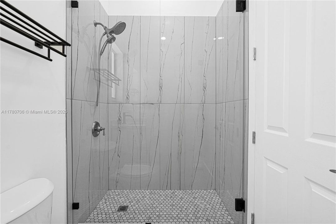 Недавно продано: $1,799,999 (5 спален, 3 ванн, 3339 Квадратных фут)