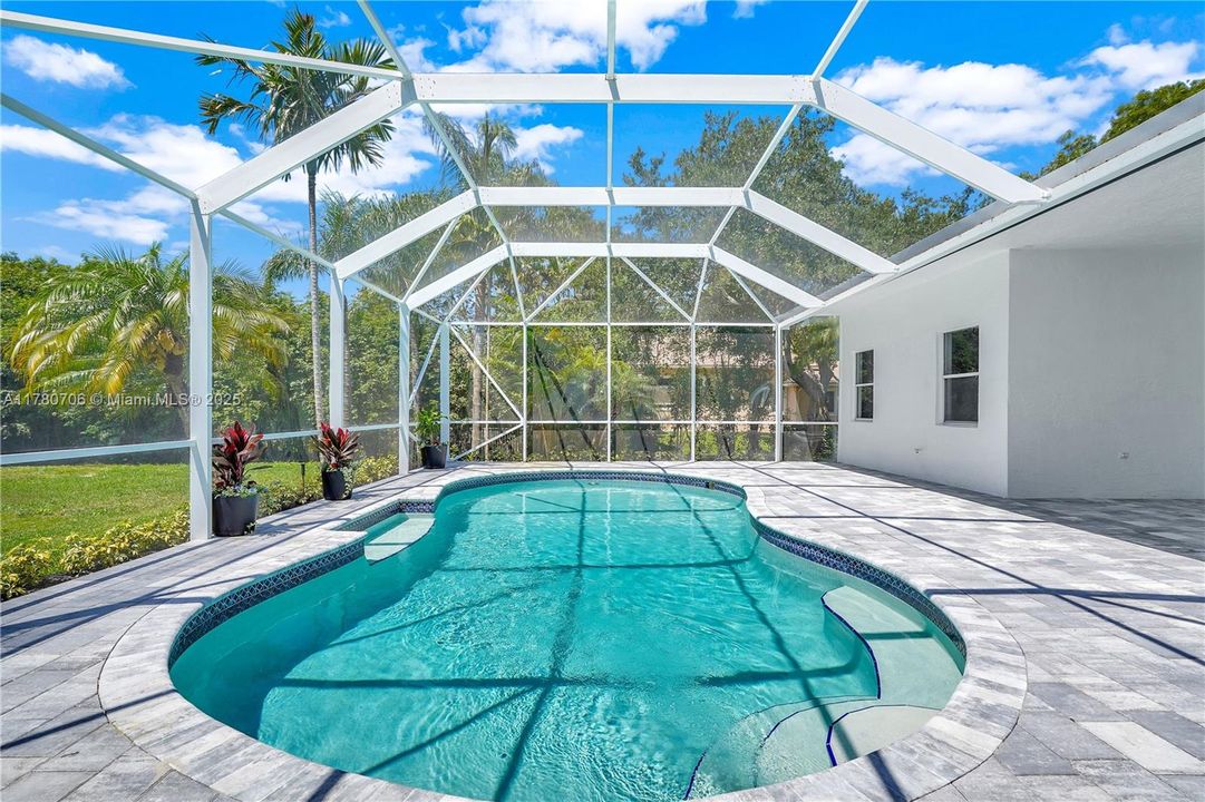 Недавно продано: $1,799,999 (5 спален, 3 ванн, 3339 Квадратных фут)