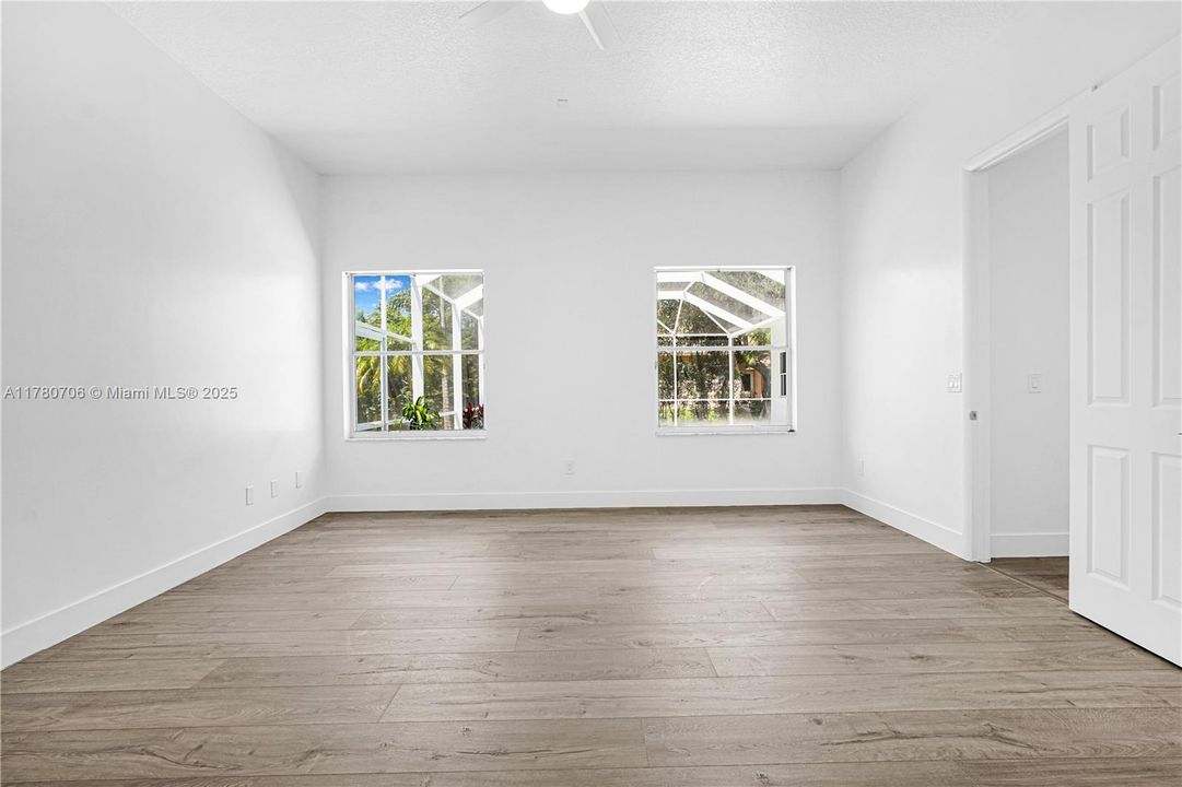 Недавно продано: $1,799,999 (5 спален, 3 ванн, 3339 Квадратных фут)