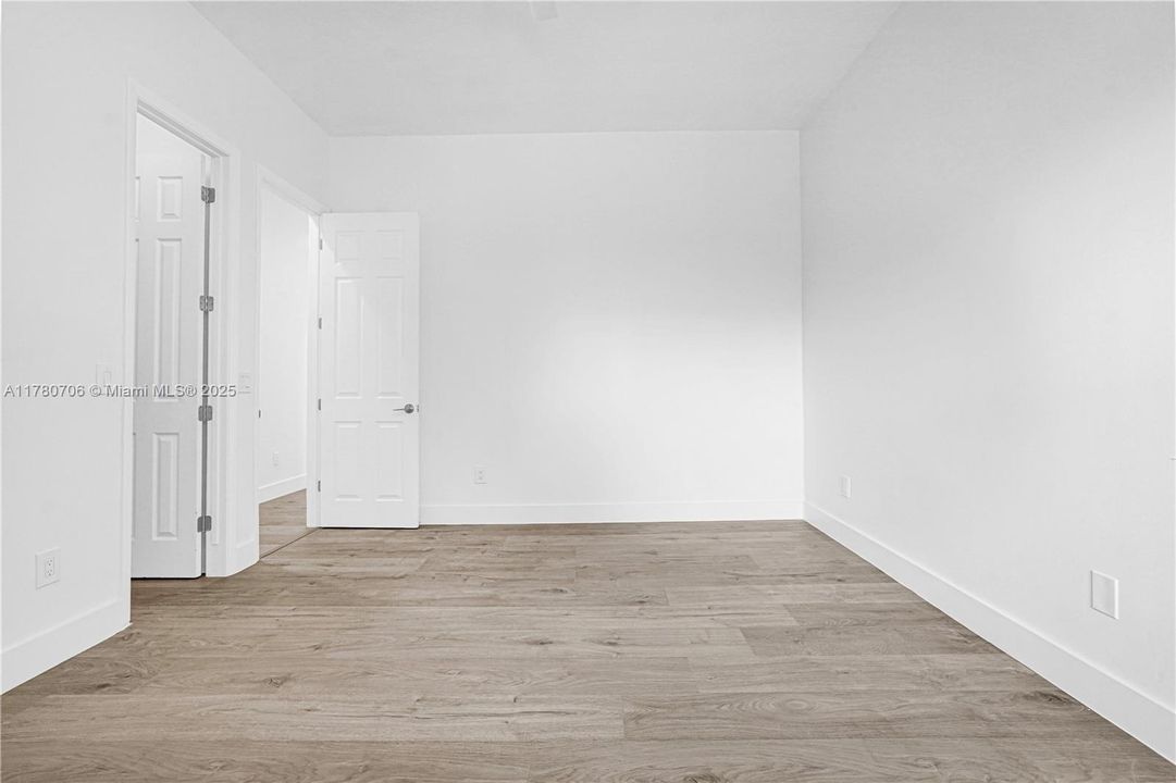 Недавно продано: $1,799,999 (5 спален, 3 ванн, 3339 Квадратных фут)