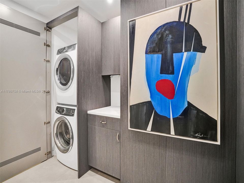 En Renta: $24,900 (3 camas, 3 baños, 2635 Pies cuadrados)