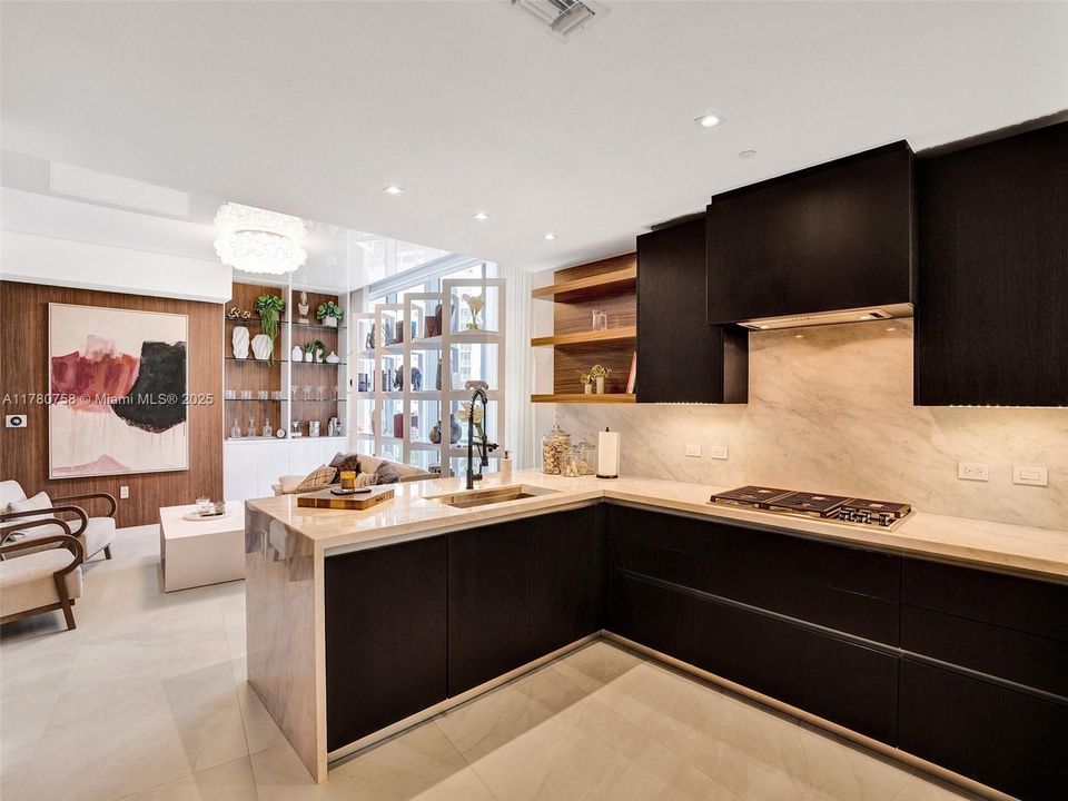 En Renta: $24,900 (3 camas, 3 baños, 2635 Pies cuadrados)