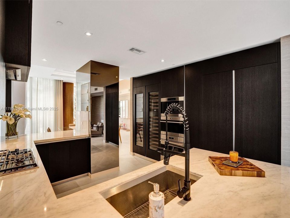 En Renta: $24,900 (3 camas, 3 baños, 2635 Pies cuadrados)