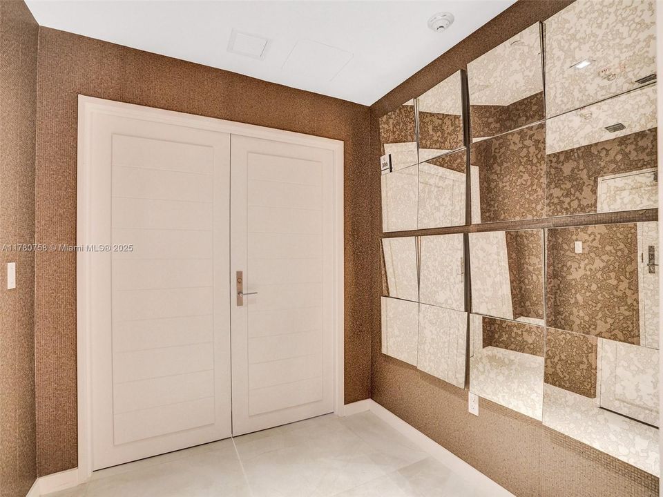 En Renta: $24,900 (3 camas, 3 baños, 2635 Pies cuadrados)