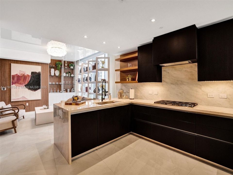 En Renta: $24,900 (3 camas, 3 baños, 2635 Pies cuadrados)