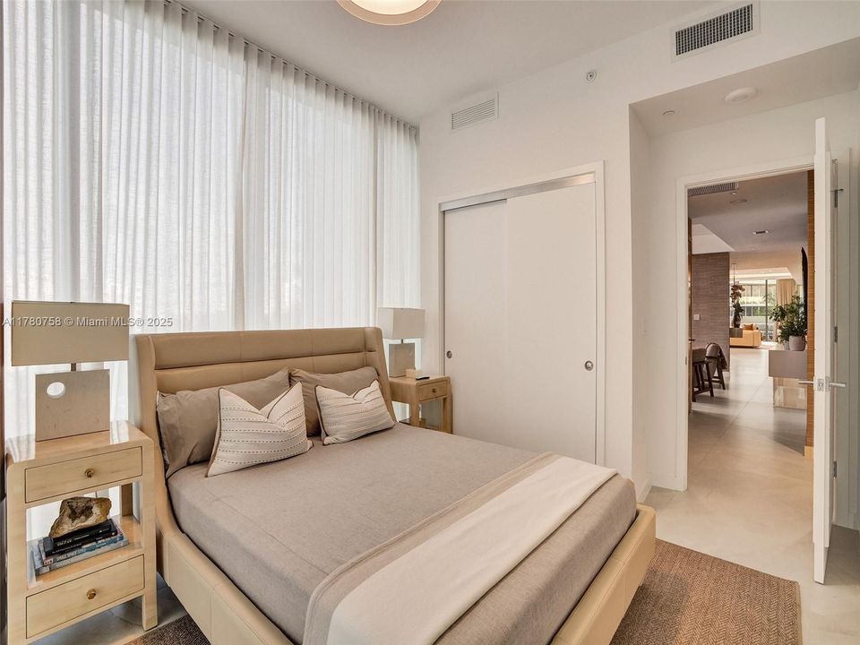 En Renta: $24,900 (3 camas, 3 baños, 2635 Pies cuadrados)