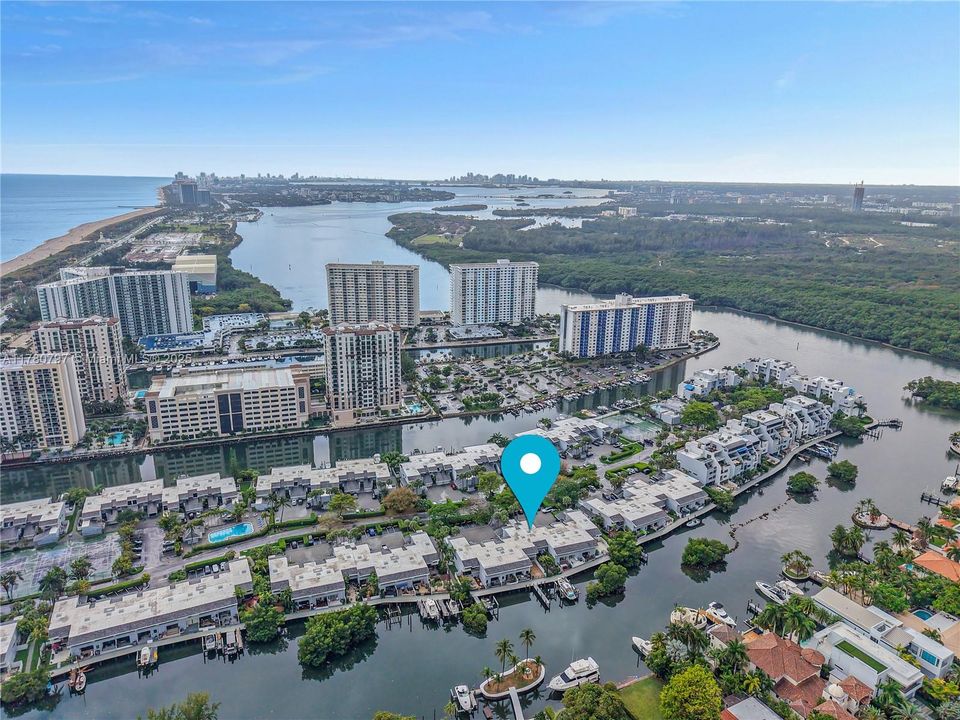 En Venta: $1,999,900 (4 camas, 3 baños, 2425 Pies cuadrados)