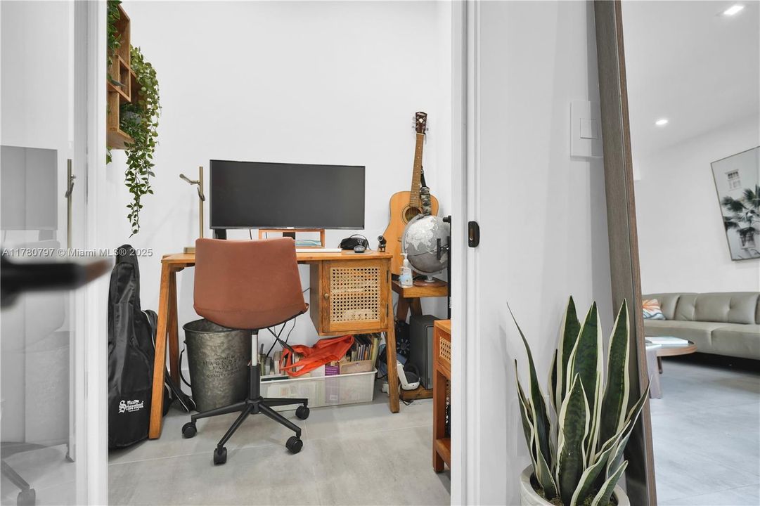 En Venta: $1,999,900 (4 camas, 3 baños, 2425 Pies cuadrados)