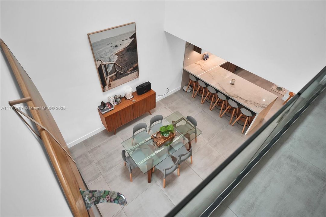 En Venta: $1,999,900 (4 camas, 3 baños, 2425 Pies cuadrados)