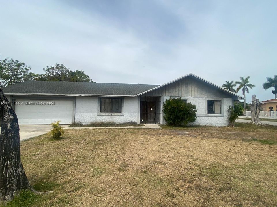 Недавно продано: $629,000 (4 спален, 2 ванн, 1559 Квадратных фут)