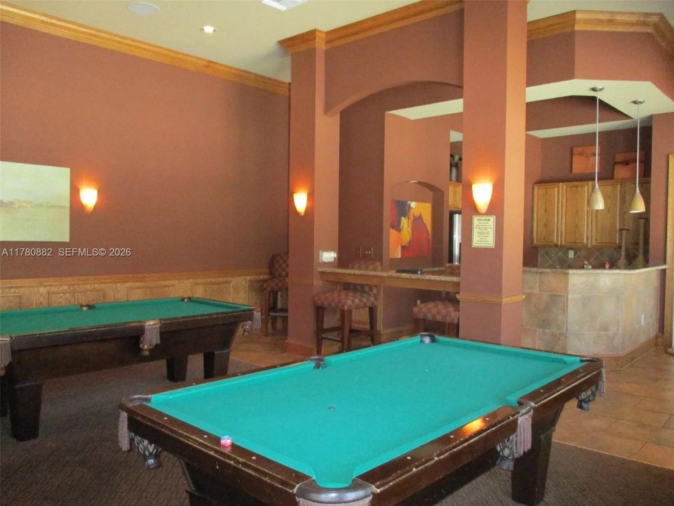Под контрактом: $225,000 (1 спален, 1 ванн, 843 Квадратных фут)