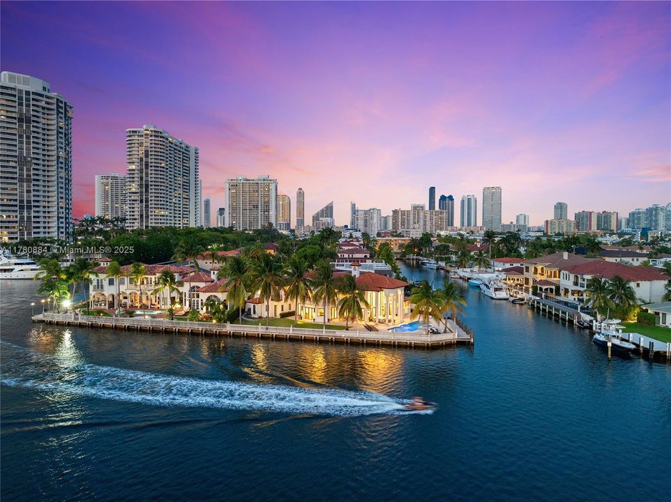 На продажу: $13,900,000 (7 спален, 8 ванн, 7729 Квадратных фут)