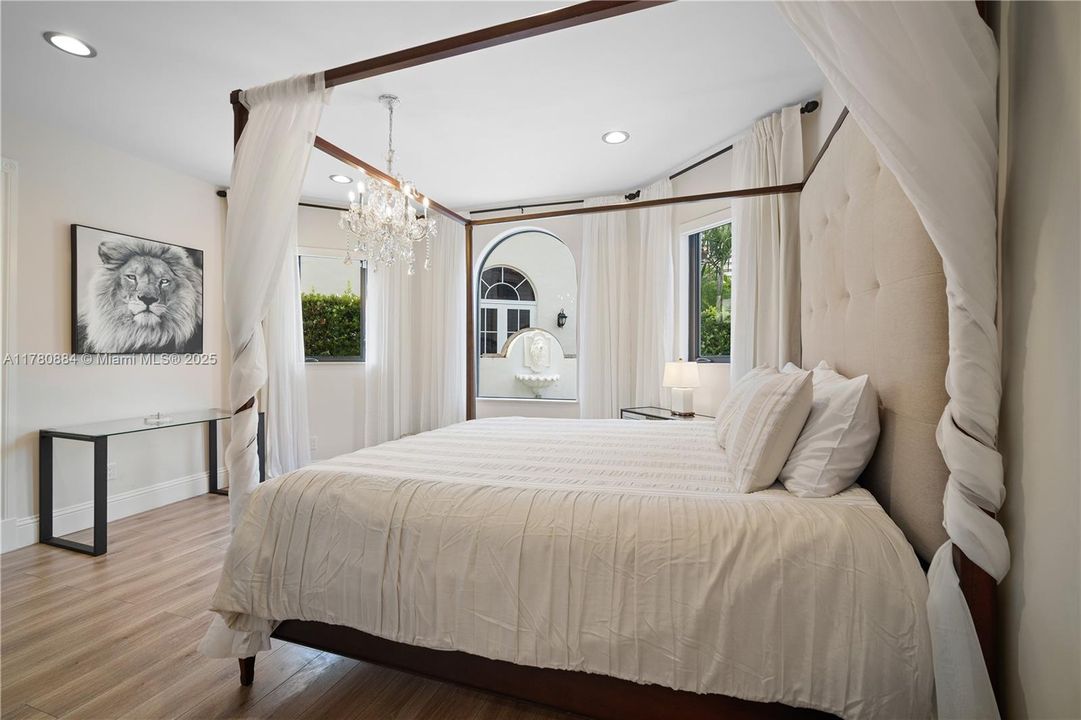 На продажу: $13,900,000 (7 спален, 8 ванн, 7729 Квадратных фут)