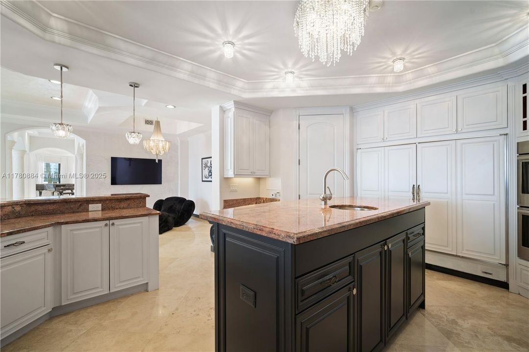 На продажу: $13,900,000 (7 спален, 8 ванн, 7729 Квадратных фут)