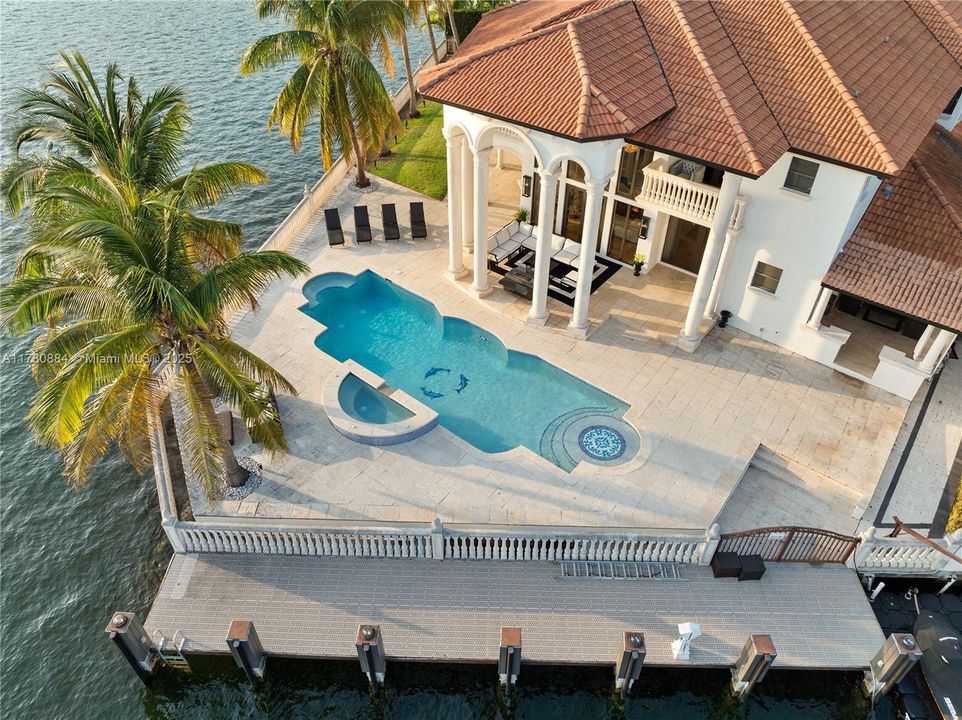 На продажу: $13,900,000 (7 спален, 8 ванн, 7729 Квадратных фут)