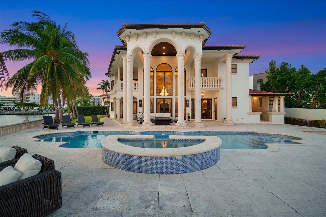 На продажу: $13,900,000 (7 спален, 8 ванн, 7729 Квадратных фут)