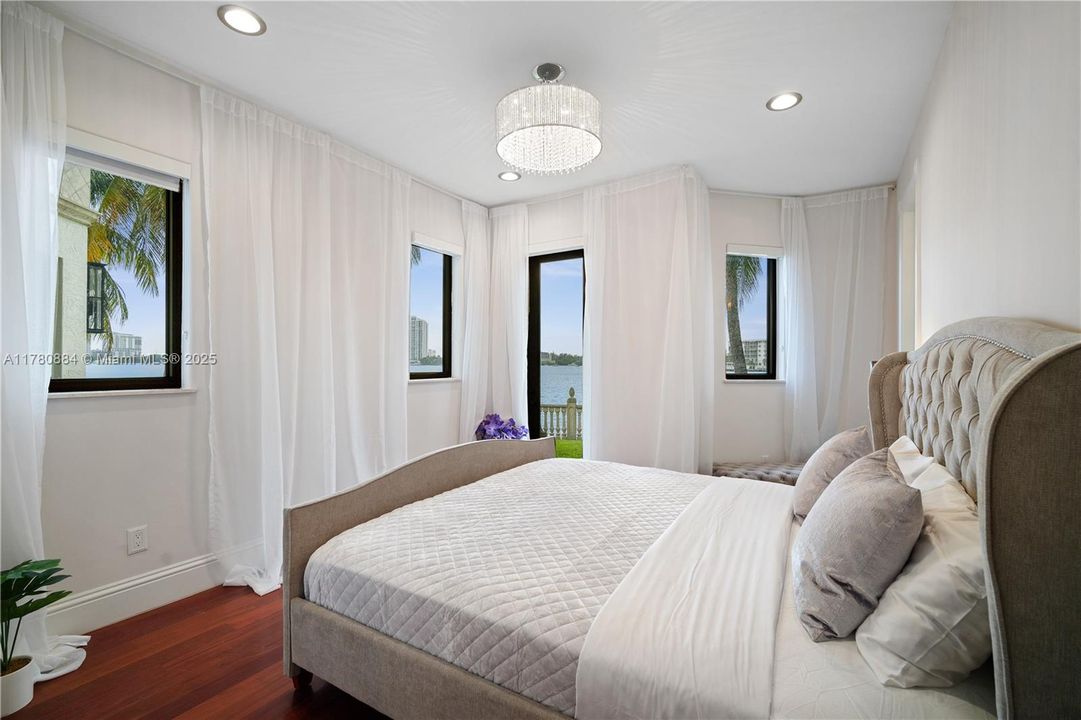 На продажу: $13,900,000 (7 спален, 8 ванн, 7729 Квадратных фут)