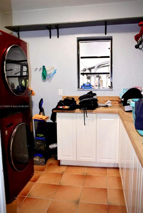 待售: $1,499,999 (6 贝兹, 4 浴室, 5659 平方英尺)