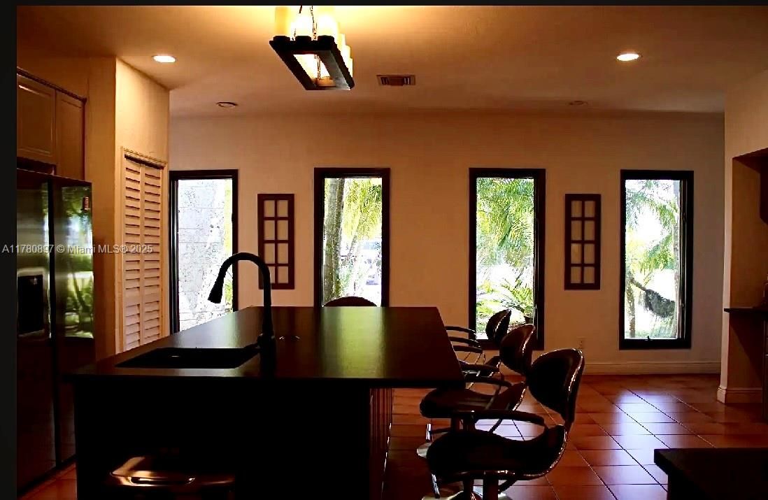 待售: $1,499,999 (6 贝兹, 4 浴室, 5659 平方英尺)