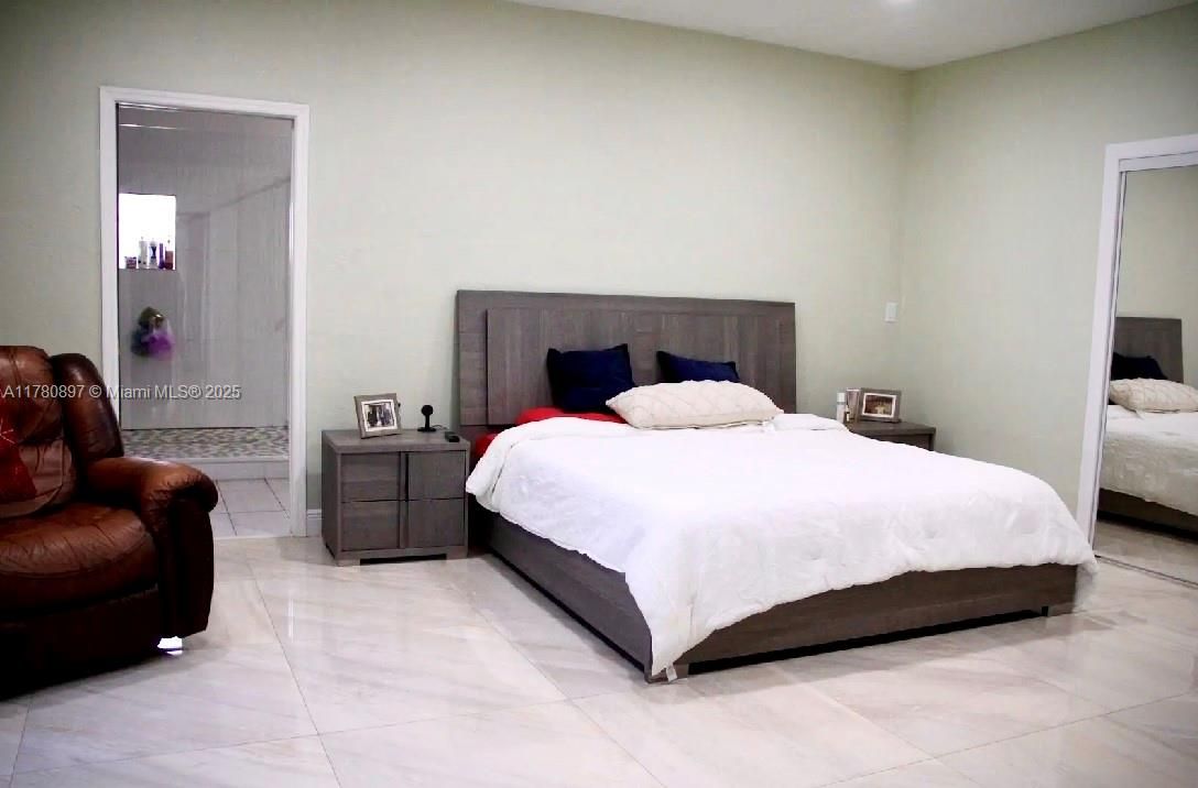 待售: $1,499,999 (6 贝兹, 4 浴室, 5659 平方英尺)