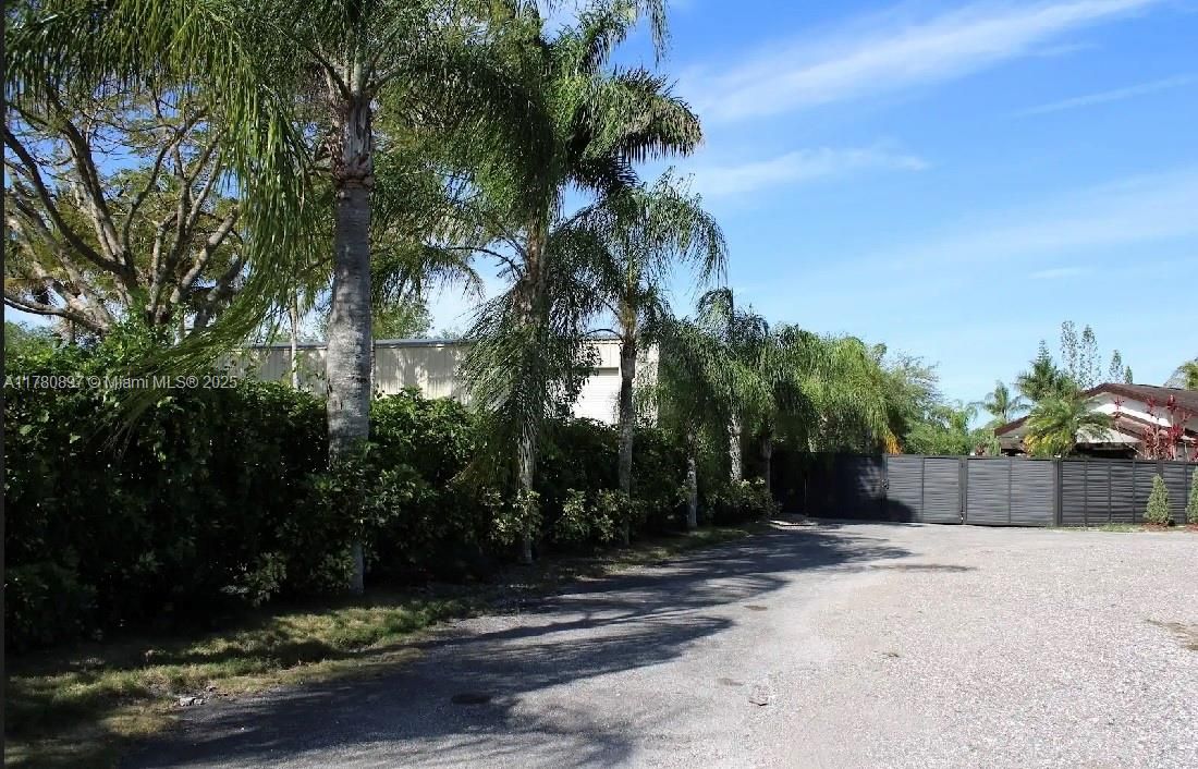 待售: $1,499,999 (6 贝兹, 4 浴室, 5659 平方英尺)