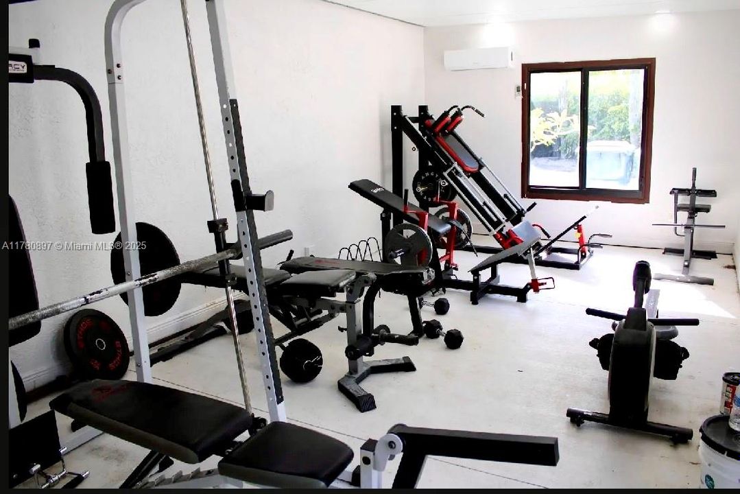 待售: $1,499,999 (6 贝兹, 4 浴室, 5659 平方英尺)