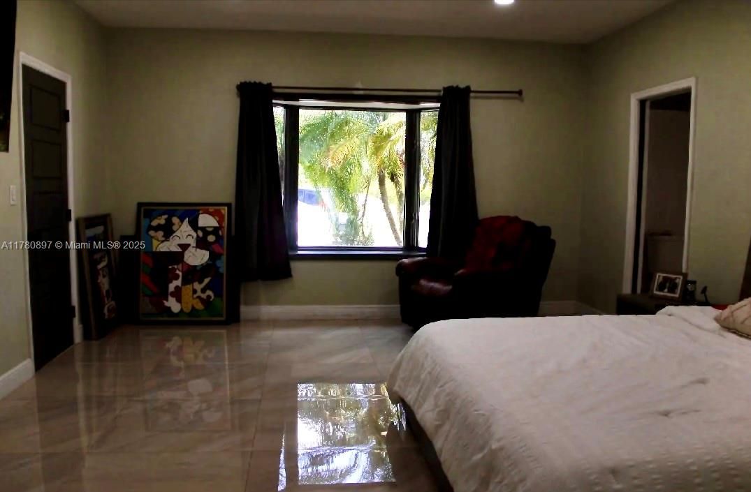 待售: $1,499,999 (6 贝兹, 4 浴室, 5659 平方英尺)