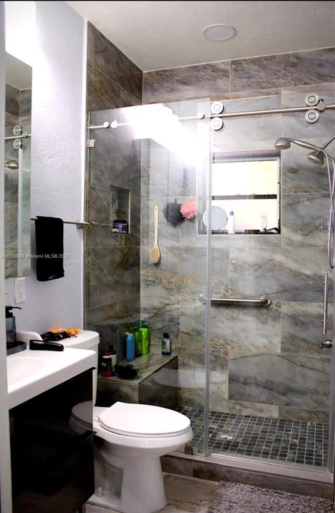 待售: $1,499,999 (6 贝兹, 4 浴室, 5659 平方英尺)