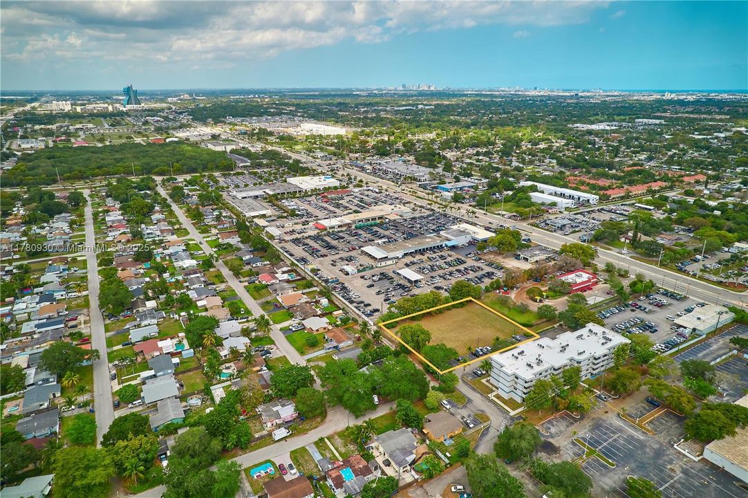 For Sale: $1,299,000 (0.90 acres)