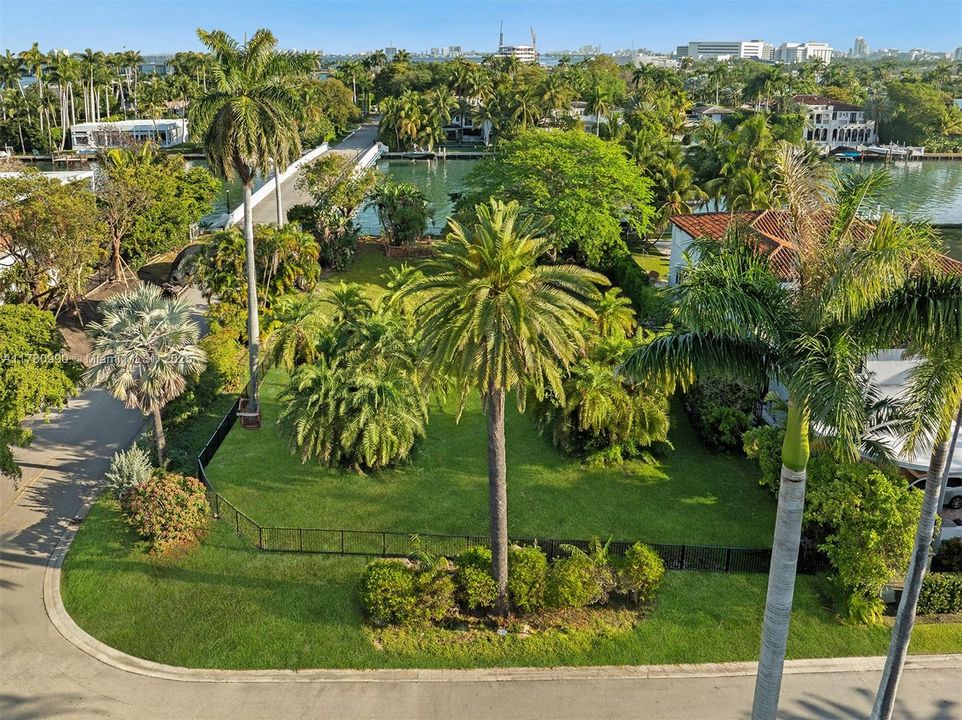 待售: $16,500,000 (0.46 acres)