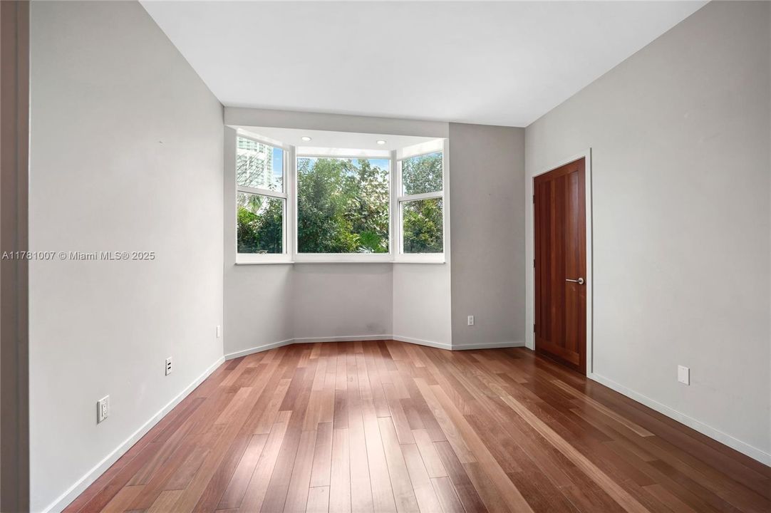 Recently Sold: $2,250,000 (3 beds, 2 baths, 2340 Square Feet)