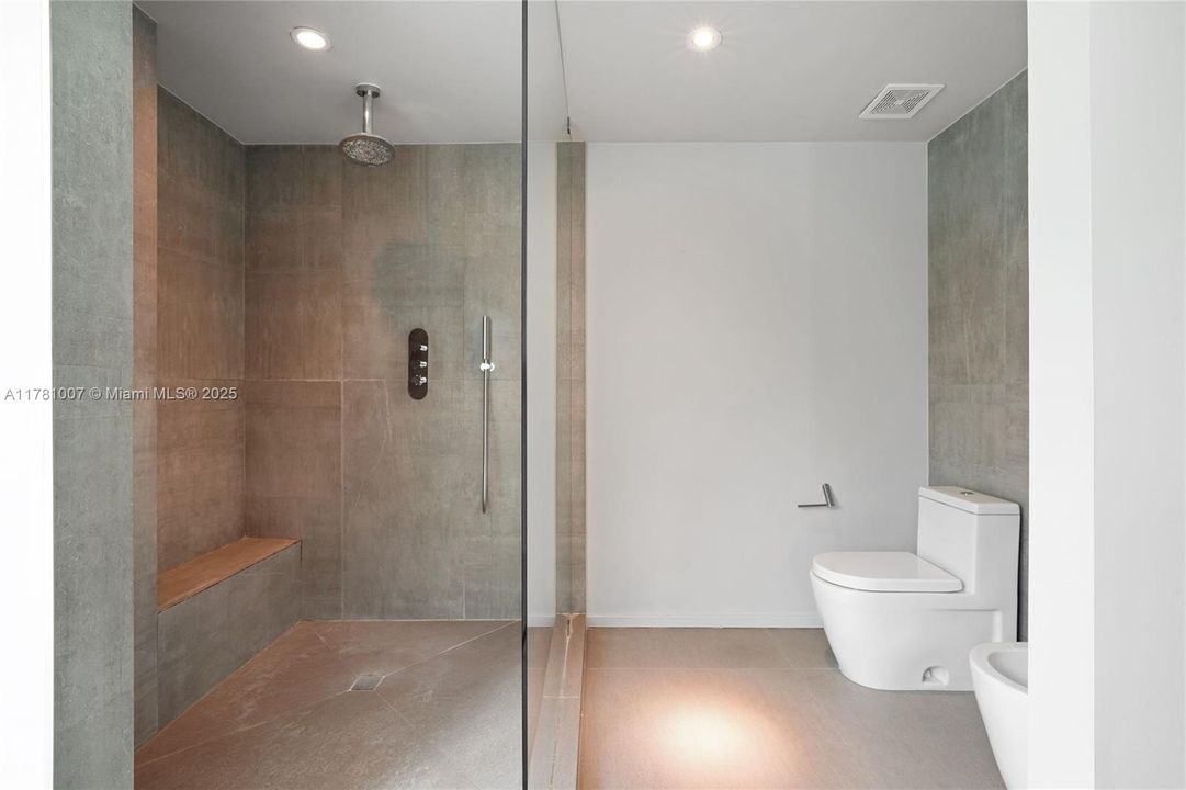 Recently Sold: $2,250,000 (3 beds, 2 baths, 2340 Square Feet)