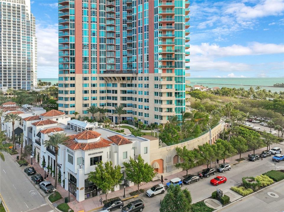 Recently Sold: $2,250,000 (3 beds, 2 baths, 2340 Square Feet)