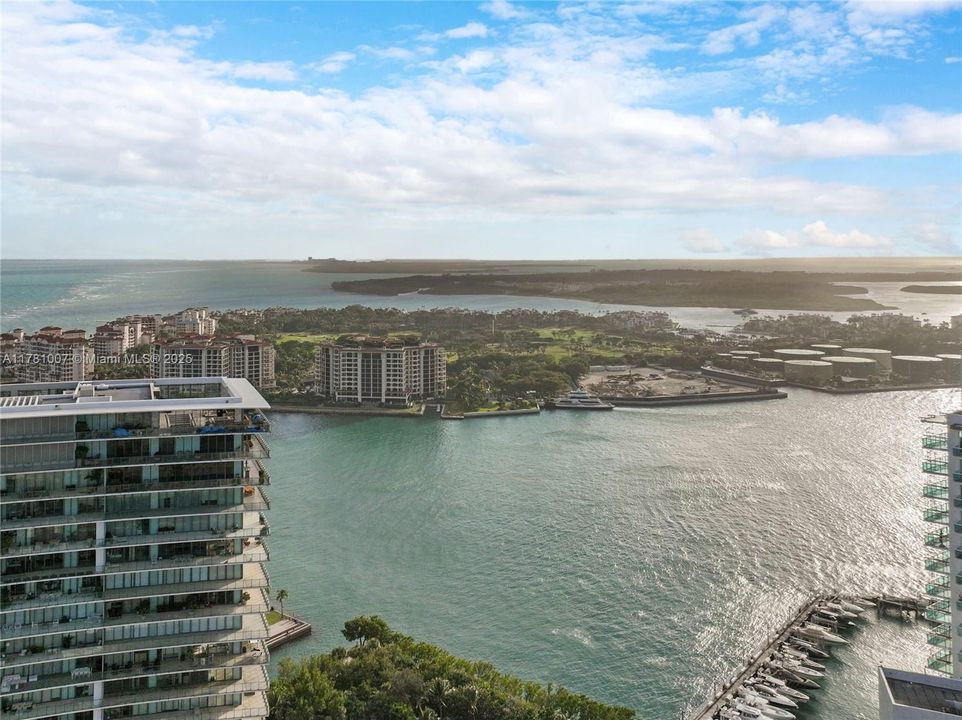 Recently Sold: $2,250,000 (3 beds, 2 baths, 2340 Square Feet)