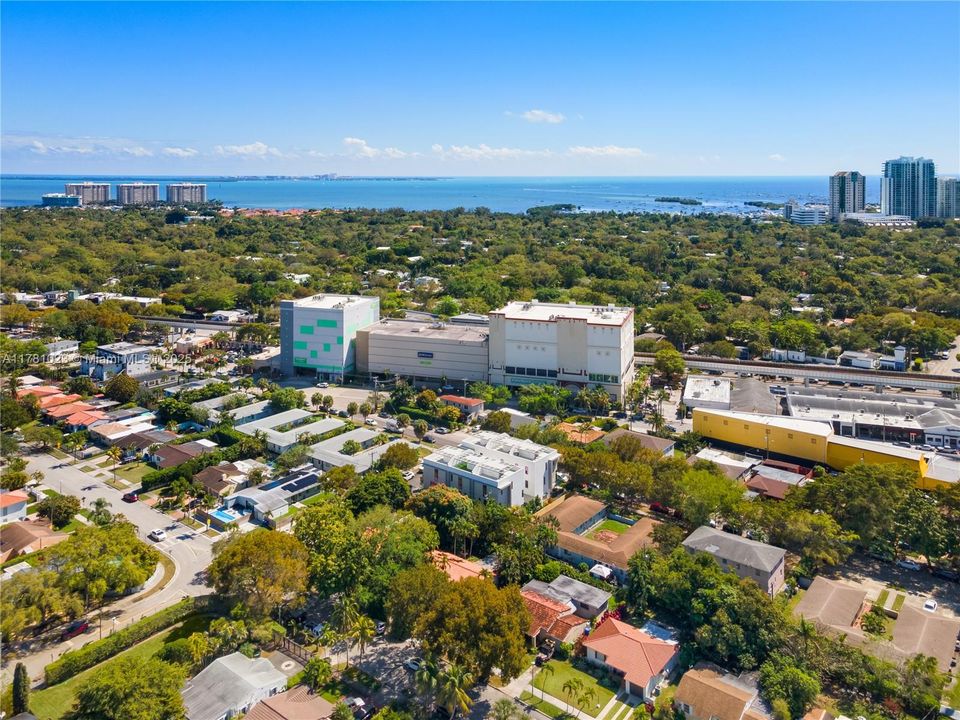 En Venta: $1,347,000 (3 camas, 3 baños, 2306 Pies cuadrados)