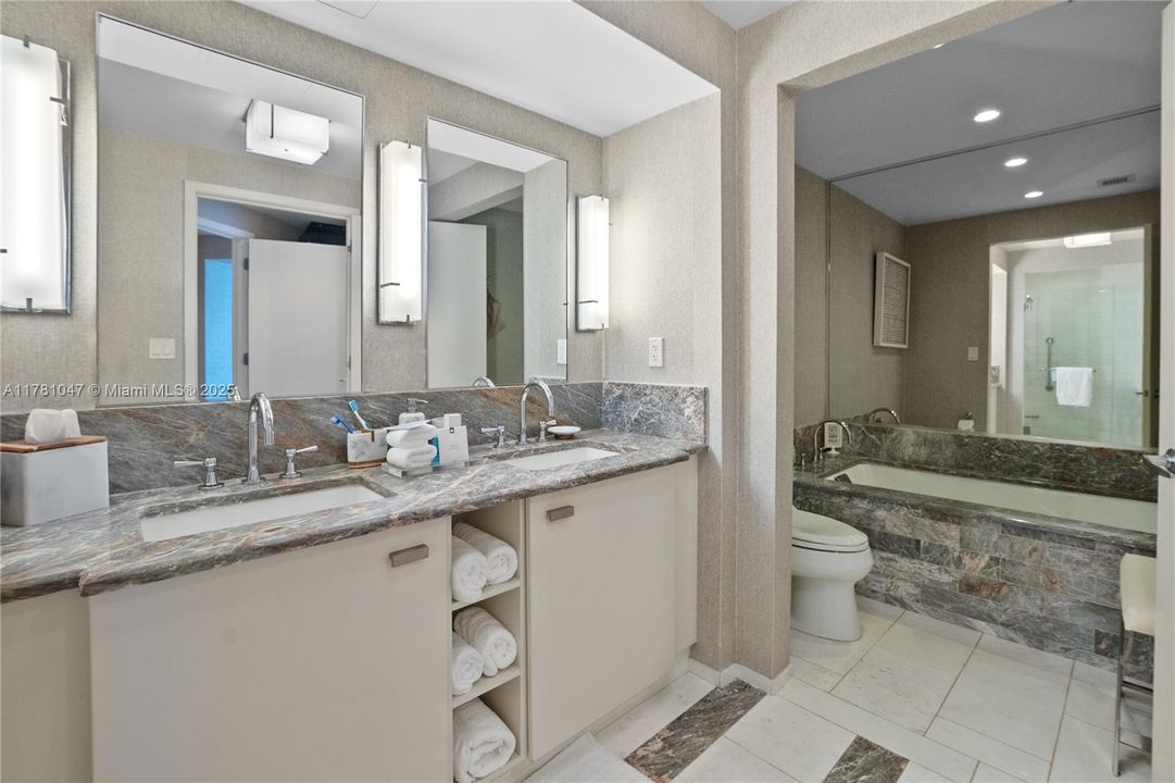 For Sale: $1,019,000 (2 beds, 2 baths, 1113 Square Feet)