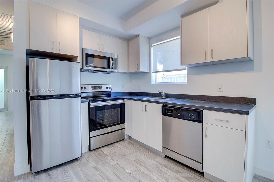 Recently Sold: $289,000 (1 beds, 1 baths, 622 Square Feet)