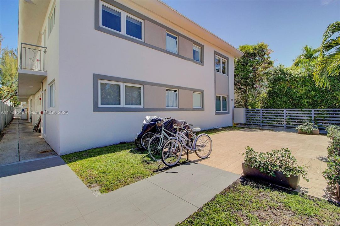 Recently Sold: $289,000 (1 beds, 1 baths, 622 Square Feet)