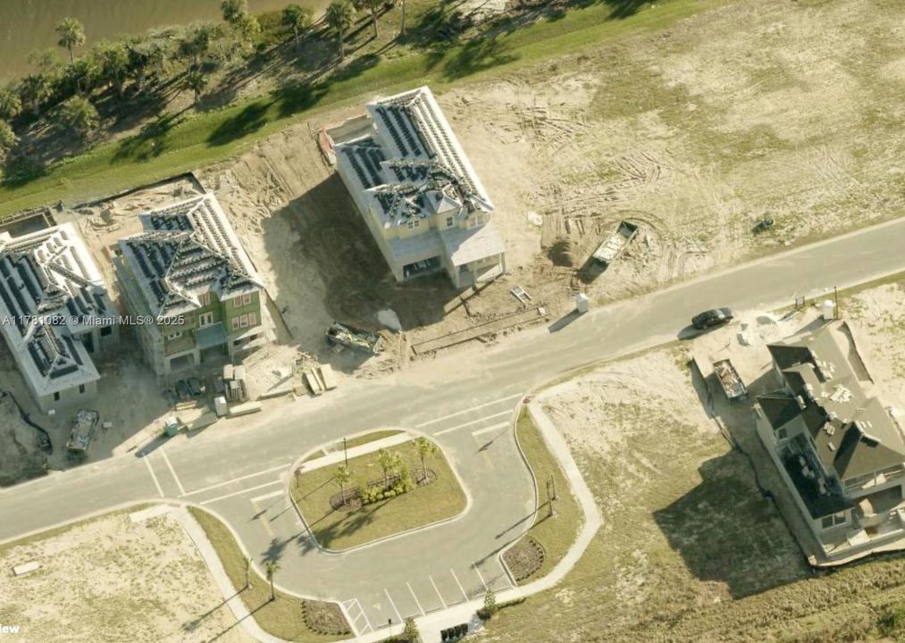 待售: $238,000 (0.18 acres)