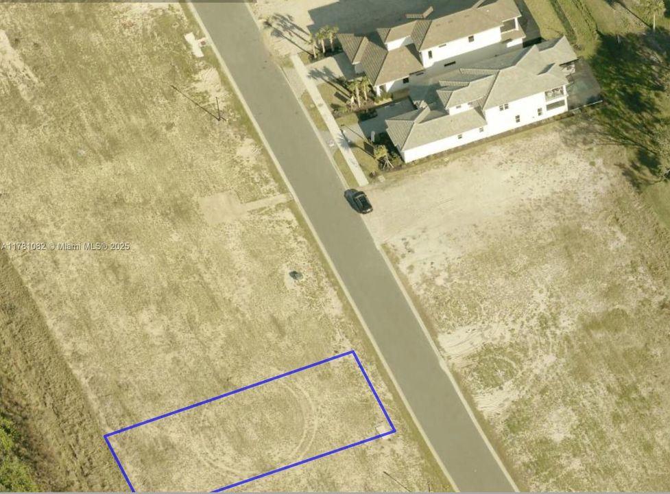 待售: $238,000 (0.18 acres)