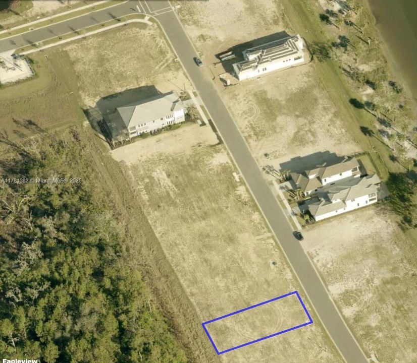 待售: $238,000 (0.18 acres)