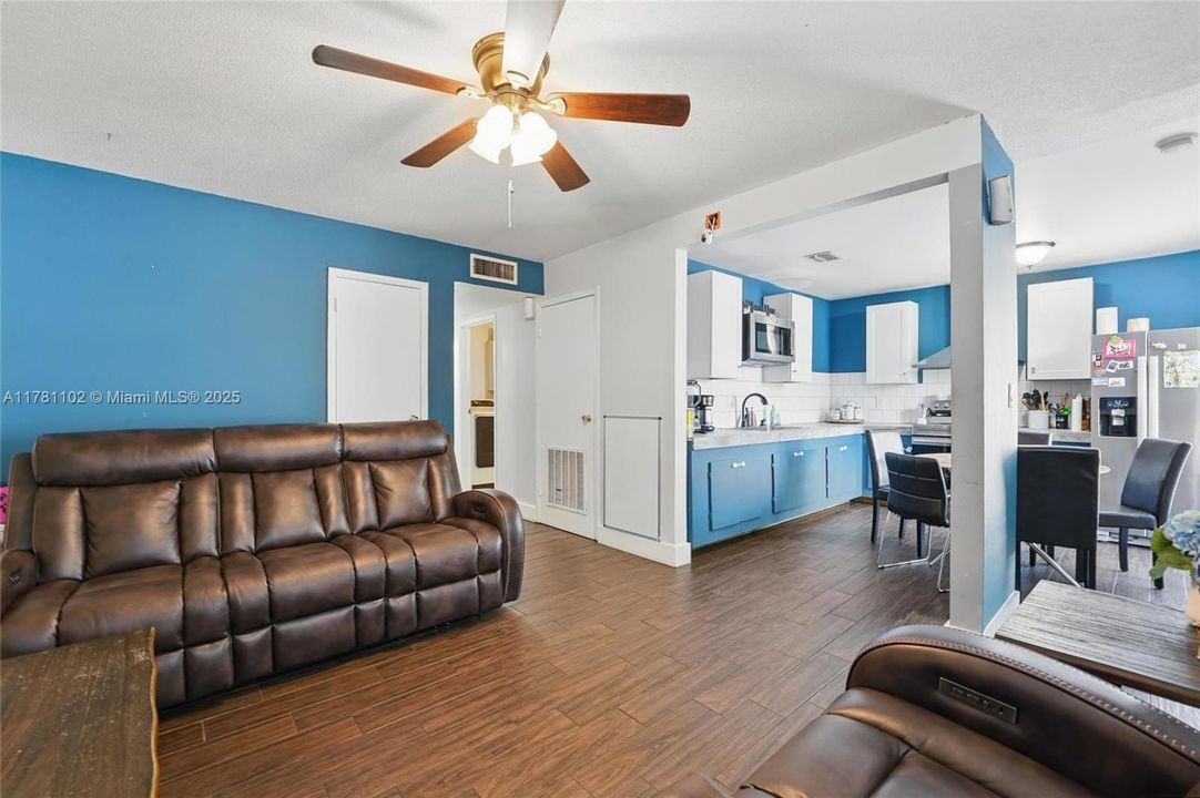 Recently Sold: $349,990 (4 beds, 2 baths, 1177 Square Feet)